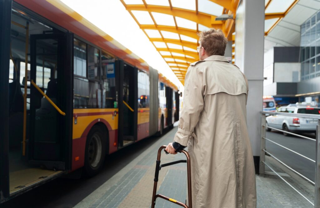 Autobusy z Polkowic do Chocianowa kontynuują funkcjonowanie dzięki samorządowi